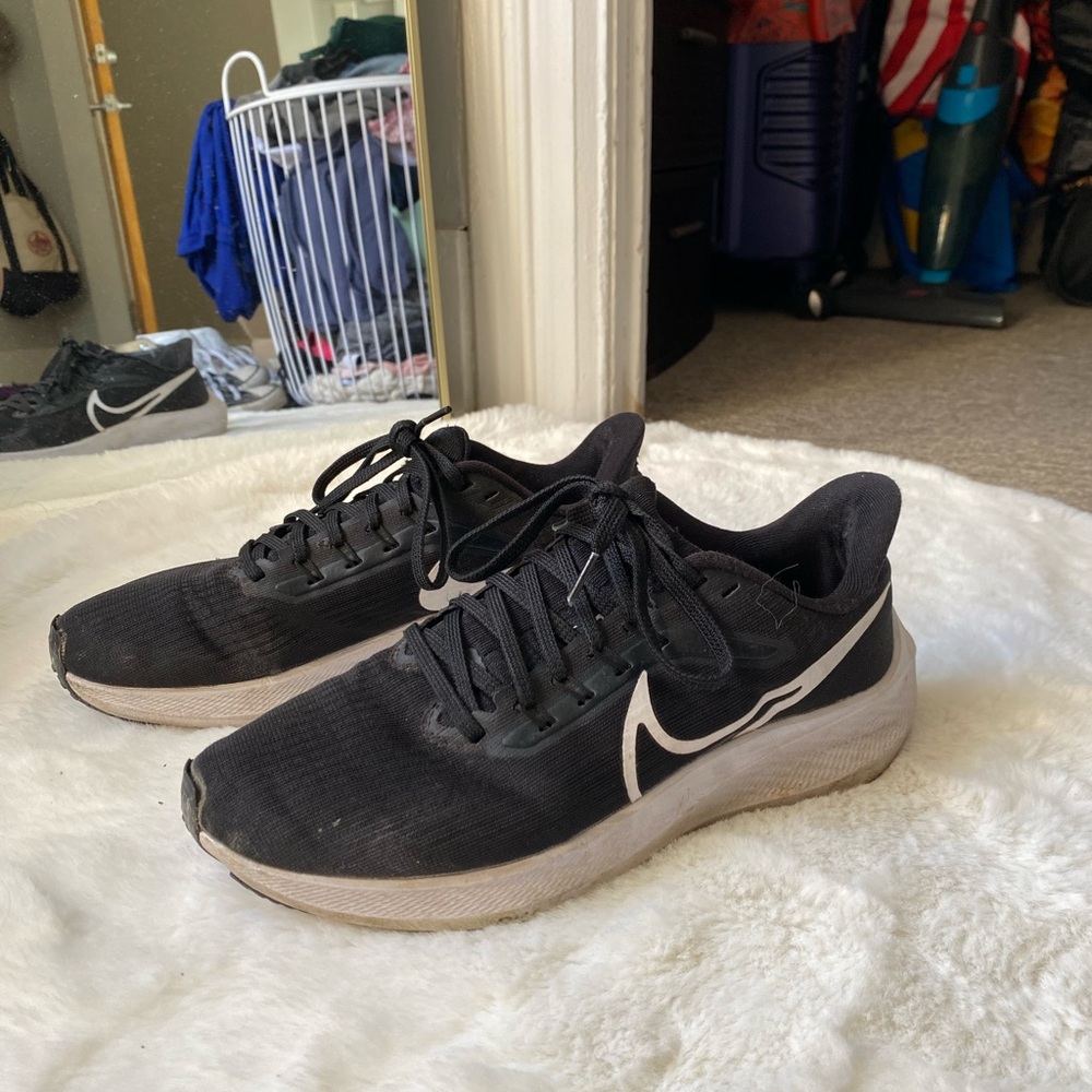 Nike Women’s Black Athletic Shoes with White Swoosh